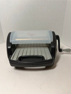 Quickutz Epic 6 We R Memory Keepers - Cutting Machine
